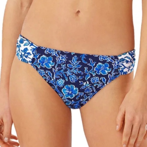 Tommy Bahama Other - NWOT Tommy Bahama Woodblock Reversible Hipster